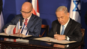 Premiér Bohuslav Sobotka a izraelský premiér Benjamin Netanjahu podepsali memorandum, 25. listopadu 2014. 