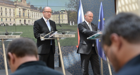 Tisková konference po jednání vlády s Asociací krajů ČR, 1. července 2015.