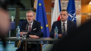 Schůzka Petra Fialy s končícím ředitelem NBÚ Jiřím Langem a jeho nástupcem Janem Čuřínem při uvedení nového ředitele do funkce, 2. května 2024.