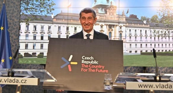 Předseda vlády Andrej Babiš představil novinářům nové logo, kterým bude ČR propagovat svou inovační strategii.